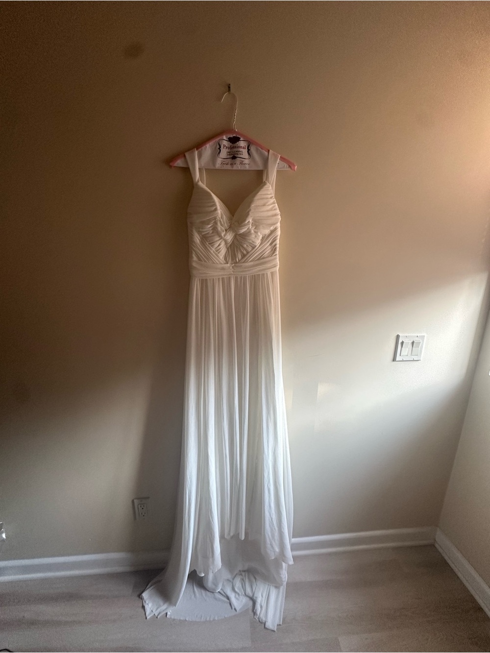 Classic Ivory Chiffon V-Neck Wedding Dress with Ruched Bodice